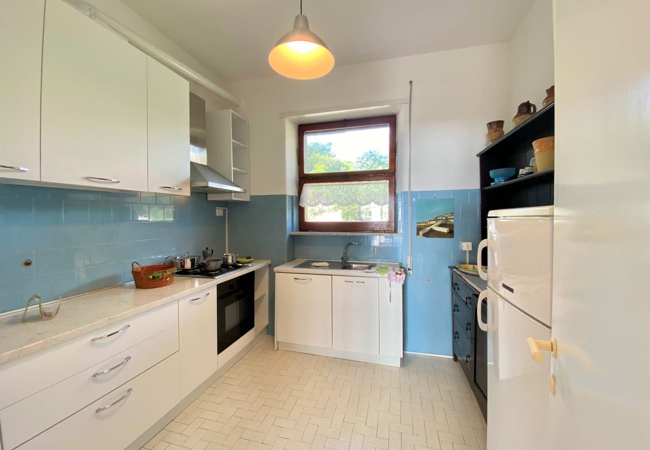 Apartment in Sperlonga - Panoramic Apartment with Parking Space in the Historic Center 