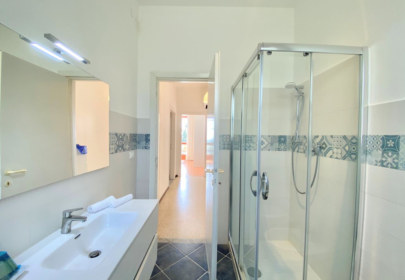 Apartment in Sperlonga - Panoramic Apartment with Parking Space in the Historic Center 