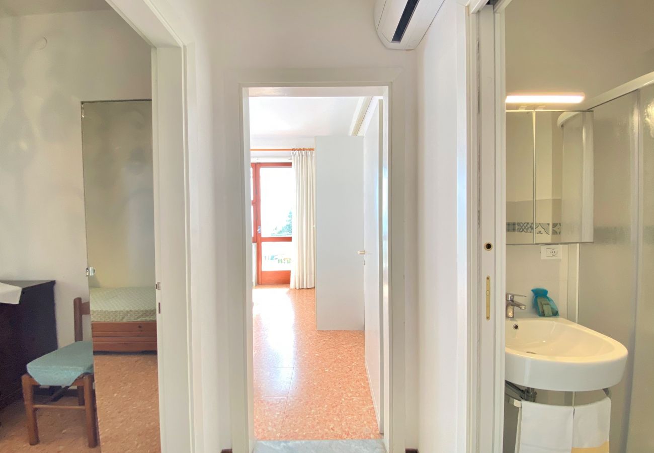 Apartment in Sperlonga - Panoramic Apartment with Parking Space in the Historic Center 