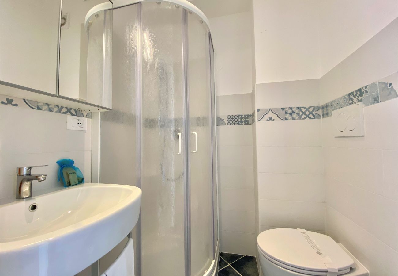 Apartment in Sperlonga - Panoramic Apartment with Parking Space in the Historic Center 