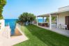 Villa in Noto - Sea front villa with Jacuzzi, Lido di Noto, Sicily