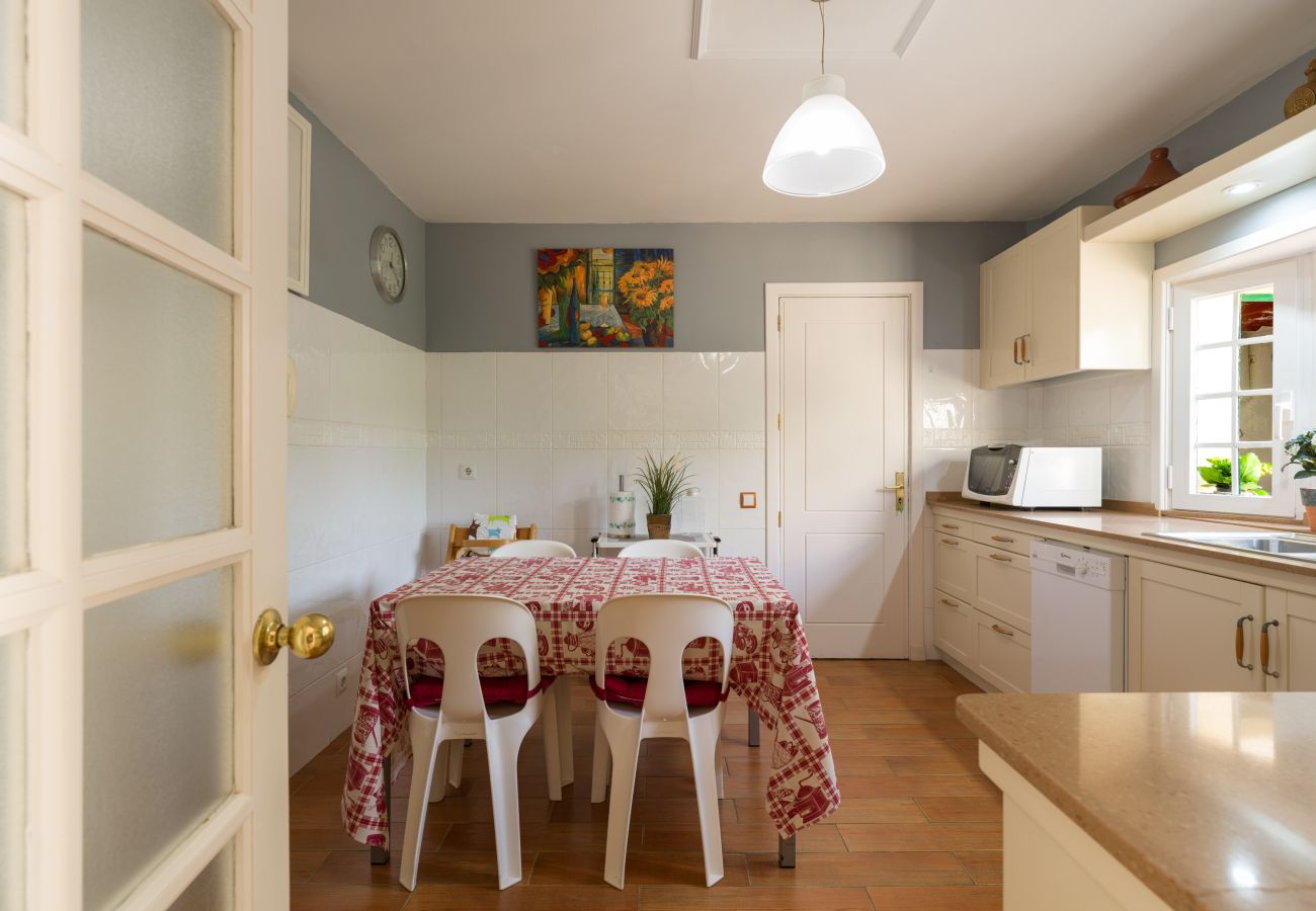 House in Santa Brígida - House with cozy garden BBQ 