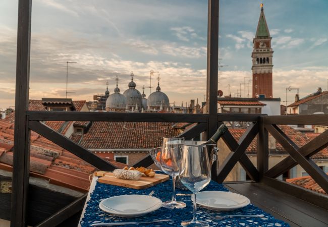  in Venezia - San Marco Terrace View Apartment R&R