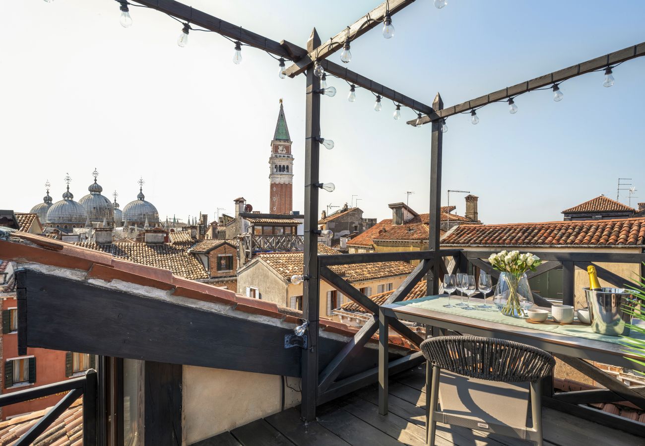 Apartment in Venice - San Marco Terrace View Apartment R&R