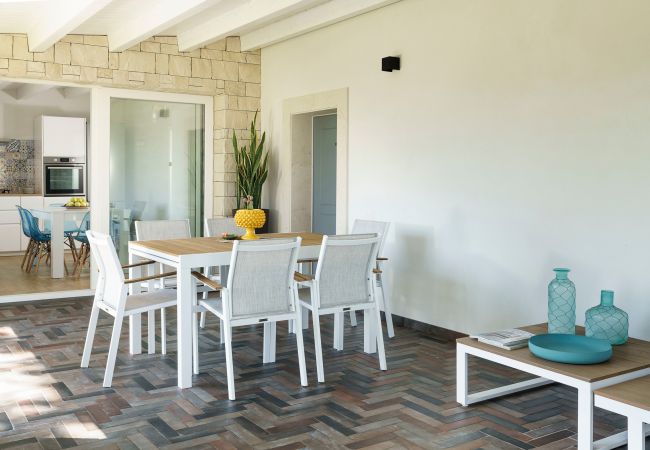 House in Siracusa - Sea front villa ,direct access to the rocky beach, Siracusa, Sicily House in Siracusa - Sea front villa ,direct access to the rocky beach, Siracusa, Sicily