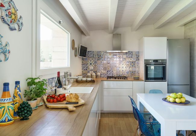 House in Siracusa - Sea front villa ,direct access to the rocky beach, Siracusa, Sicily House in Siracusa - Sea front villa ,direct access to the rocky beach, Siracusa, Sicily