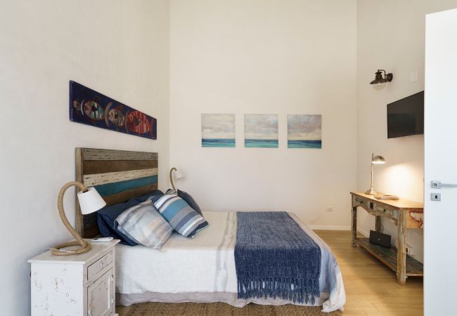 House in Siracusa - Sea front villa ,direct access to the rocky beach, Siracusa, Sicily House in Siracusa - Sea front villa ,direct access to the rocky beach, Siracusa, Sicily