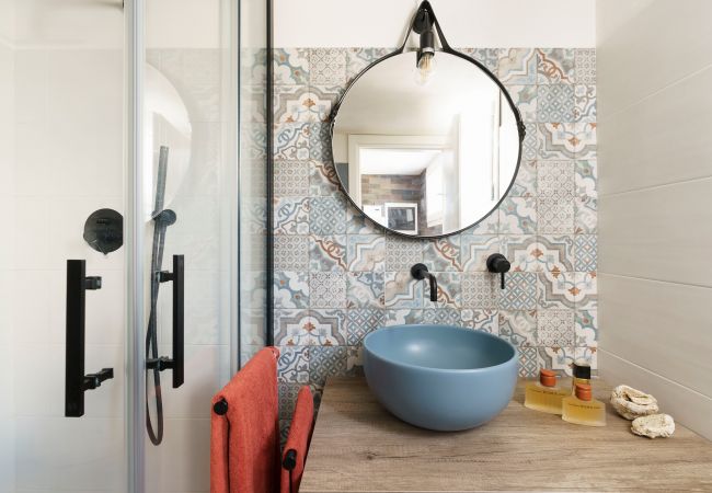 House in Siracusa - Sea front villa ,direct access to the rocky beach, Siracusa, Sicily House in Siracusa - Sea front villa ,direct access to the rocky beach, Siracusa, Sicily