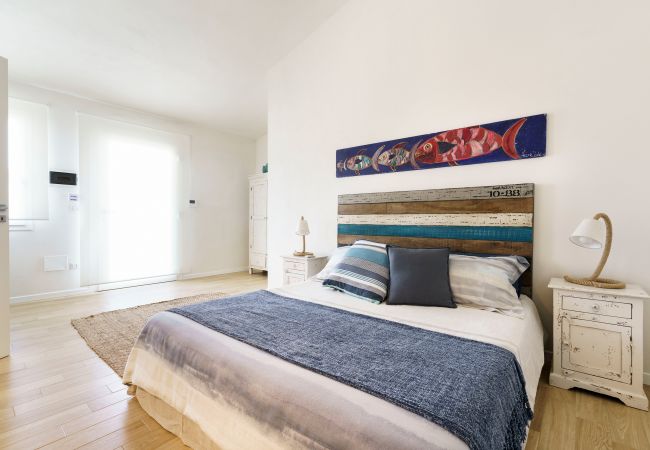 House in Siracusa - Sea front villa ,direct access to the rocky beach, Siracusa, Sicily House in Siracusa - Sea front villa ,direct access to the rocky beach, Siracusa, Sicily