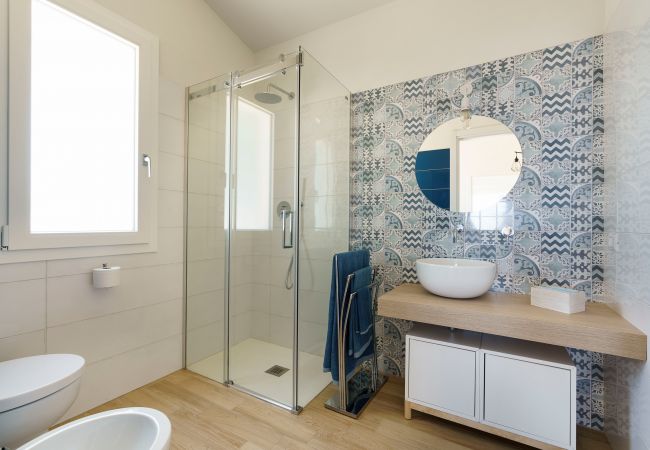 House in Siracusa - Sea front villa ,direct access to the rocky beach, Siracusa, Sicily House in Siracusa - Sea front villa ,direct access to the rocky beach, Siracusa, Sicily