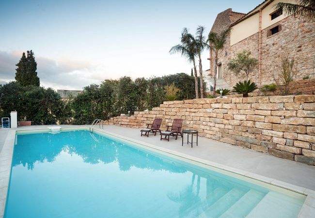 House in Buseto Palizzolo - Charming house with shared pool - Don Carlo House in Buseto Palizzolo - Charming house with shared pool - Don Carlo
