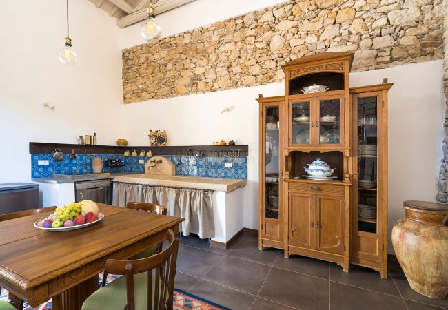 House in Buseto Palizzolo - Charming house with shared pool - Don Carlo