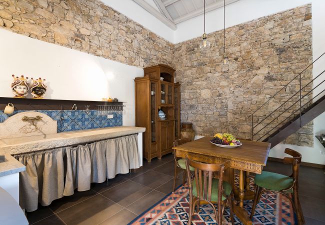 House in Buseto Palizzolo - Charming house with shared pool - Don Carlo House in Buseto Palizzolo - Charming house with shared pool - Don Carlo
