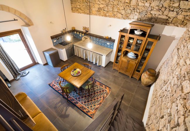 House in Buseto Palizzolo - Charming house with shared pool - Don Carlo