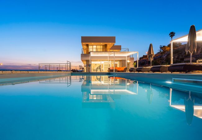Villa in Siracusa - Luxury sea front villa with pool, Plemmirio, Syracuse Villa in Siracusa - Luxury sea front villa with pool, Plemmirio, Syracuse