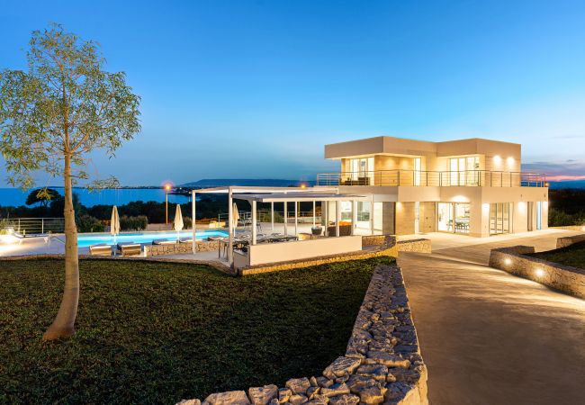 Villa in Siracusa - Luxury sea front villa with pool, Plemmirio, Syracuse Villa in Siracusa - Luxury sea front villa with pool, Plemmirio, Syracuse