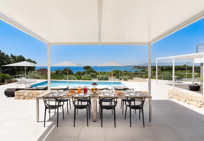 Villa in Siracusa - Luxury sea front villa with pool, Plemmirio, Syracuse Villa in Siracusa - Luxury sea front villa with pool, Plemmirio, Syracuse