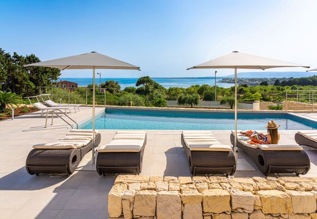 Villa in Siracusa - Luxury sea front villa with pool, Plemmirio, Syracuse Villa in Siracusa - Luxury sea front villa with pool, Plemmirio, Syracuse