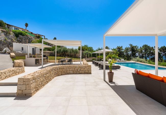 Villa in Siracusa - Luxury sea front villa with pool, Plemmirio, Syracuse Villa in Siracusa - Luxury sea front villa with pool, Plemmirio, Syracuse