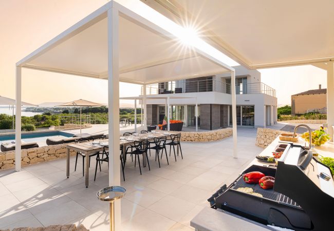 Villa in Siracusa - Luxury sea front villa with pool, Plemmirio, Syracuse Villa in Siracusa - Luxury sea front villa with pool, Plemmirio, Syracuse