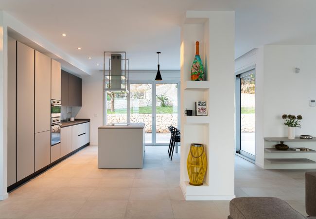 Villa in Siracusa - Luxury sea front villa with pool, Plemmirio, Syracuse Villa in Siracusa - Luxury sea front villa with pool, Plemmirio, Syracuse