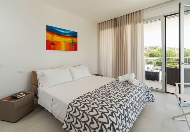 Villa in Siracusa - Luxury sea front villa with pool, Plemmirio, Syracuse Villa in Siracusa - Luxury sea front villa with pool, Plemmirio, Syracuse