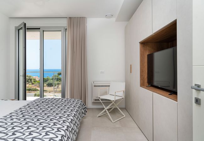 Villa in Siracusa - Luxury sea front villa with pool, Plemmirio, Syracuse Villa in Siracusa - Luxury sea front villa with pool, Plemmirio, Syracuse