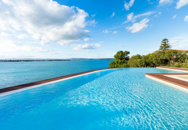 Villa in Siracusa - Luxury  villa with pool, Jacuzzi and direct access to the sea, Di Casa In SIcilia Villa in Siracusa - Luxury  villa with pool, Jacuzzi and direct access to the sea, Di Casa In SIcilia