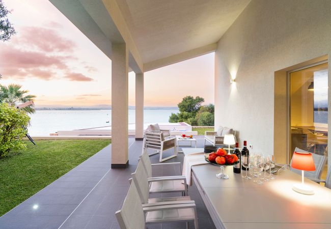 Villa in Siracusa - Luxury  villa with pool, Jacuzzi and direct access to the sea, Di Casa In SIcilia Villa in Siracusa - Luxury  villa with pool, Jacuzzi and direct access to the sea, Di Casa In SIcilia