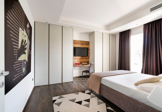 Villa in Siracusa - Luxury  villa with pool, Jacuzzi and direct access to the sea, Di Casa In SIcilia Villa in Siracusa - Luxury  villa with pool, Jacuzzi and direct access to the sea, Di Casa In SIcilia