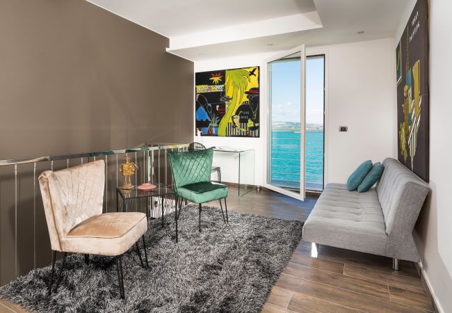 Villa in Siracusa - Luxury  villa with pool, Jacuzzi and direct access to the sea, Di Casa In SIcilia Villa in Siracusa - Luxury  villa with pool, Jacuzzi and direct access to the sea, Di Casa In SIcilia