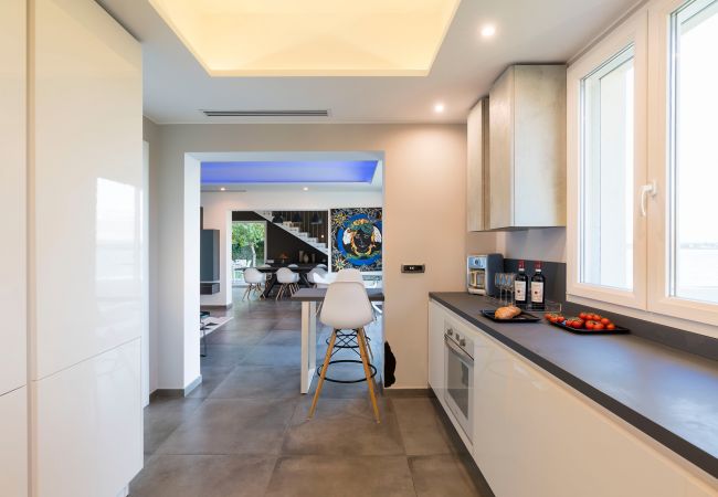 Villa in Siracusa - Luxury  villa with pool, Jacuzzi and direct access to the sea, Di Casa In SIcilia Villa in Siracusa - Luxury  villa with pool, Jacuzzi and direct access to the sea, Di Casa In SIcilia