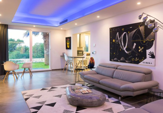 Villa in Siracusa - Luxury  villa with pool, Jacuzzi and direct access to the sea, Di Casa In SIcilia Villa in Siracusa - Luxury  villa with pool, Jacuzzi and direct access to the sea, Di Casa In SIcilia