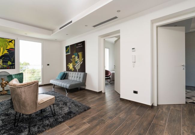 Villa in Siracusa - Luxury  villa with pool, Jacuzzi and direct access to the sea, Di Casa In SIcilia Villa in Siracusa - Luxury  villa with pool, Jacuzzi and direct access to the sea, Di Casa In SIcilia