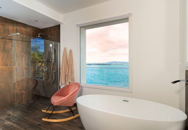 Villa in Siracusa - Luxury  villa with pool, Jacuzzi and direct access to the sea, Di Casa In SIcilia Villa in Siracusa - Luxury  villa with pool, Jacuzzi and direct access to the sea, Di Casa In SIcilia