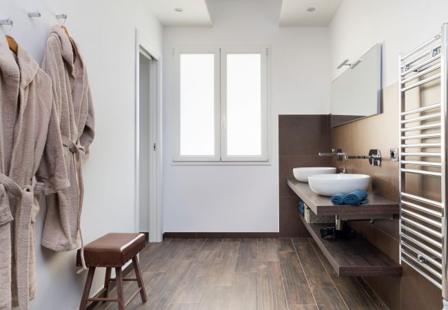 Villa in Siracusa - Luxury  villa with pool, Jacuzzi and direct access to the sea, Di Casa In SIcilia Villa in Siracusa - Luxury  villa with pool, Jacuzzi and direct access to the sea, Di Casa In SIcilia