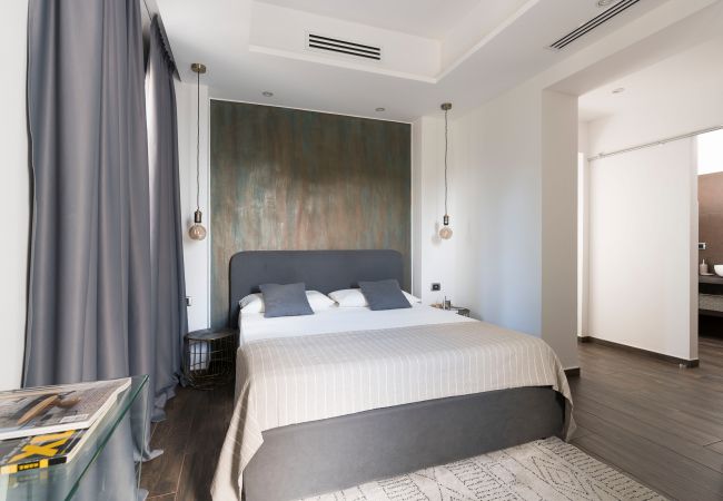 Villa in Siracusa - Luxury  villa with pool, Jacuzzi and direct access to the sea, Di Casa In SIcilia Villa in Siracusa - Luxury  villa with pool, Jacuzzi and direct access to the sea, Di Casa In SIcilia