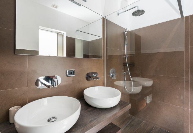 Villa in Siracusa - Luxury  villa with pool, Jacuzzi and direct access to the sea, Di Casa In SIcilia Villa in Siracusa - Luxury  villa with pool, Jacuzzi and direct access to the sea, Di Casa In SIcilia