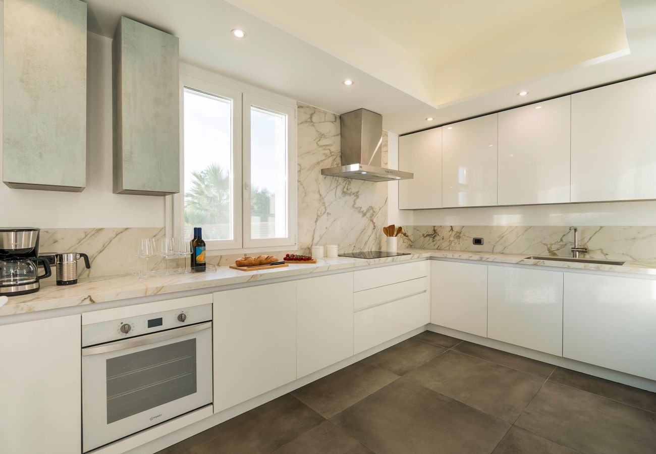 Villa in Syracuse - Luxury  villa with pool, Jacuzzi and direct access to the sea, Di Casa In Sicilia