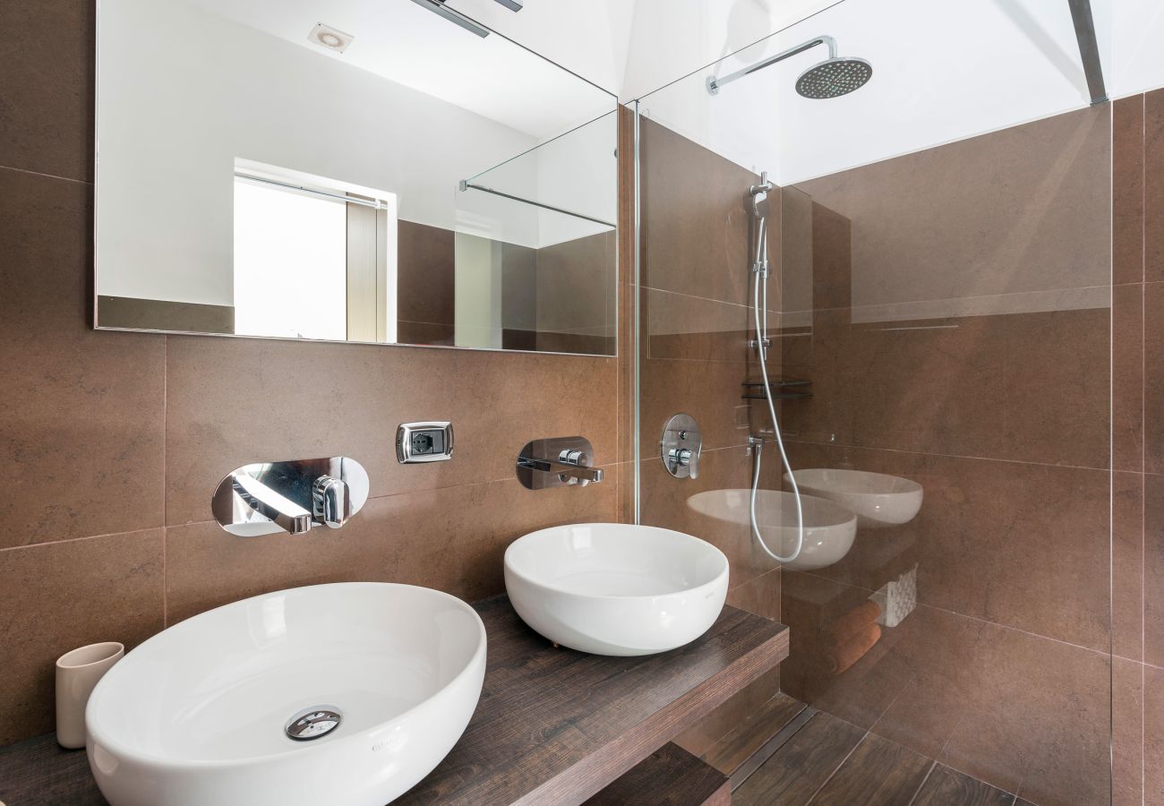 Villa in Syracuse - Luxury  villa with pool, Jacuzzi and direct access to the sea, Di Casa In Sicilia