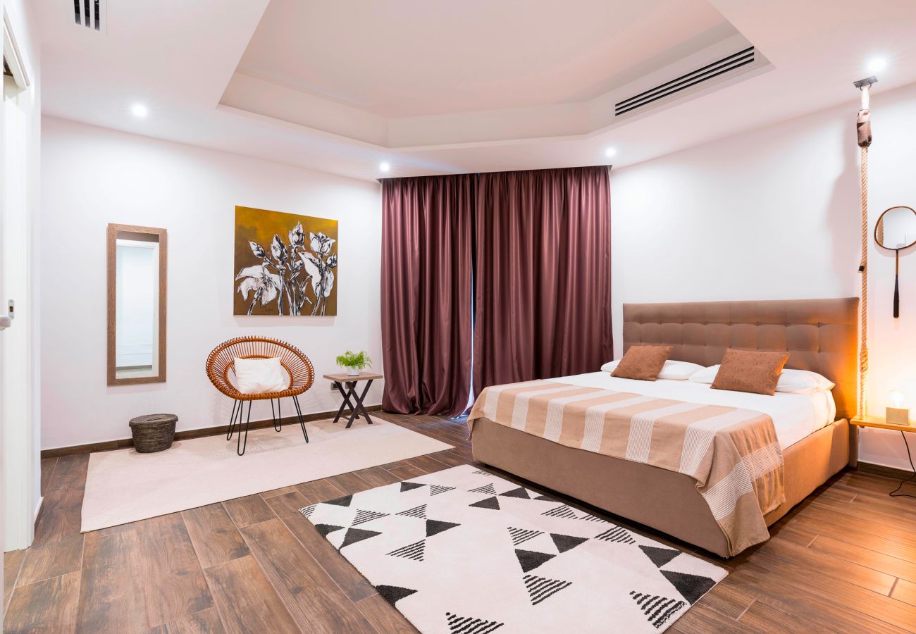 Villa in Syracuse - Luxury  villa with pool, Jacuzzi and direct access to the sea, Di Casa In Sicilia