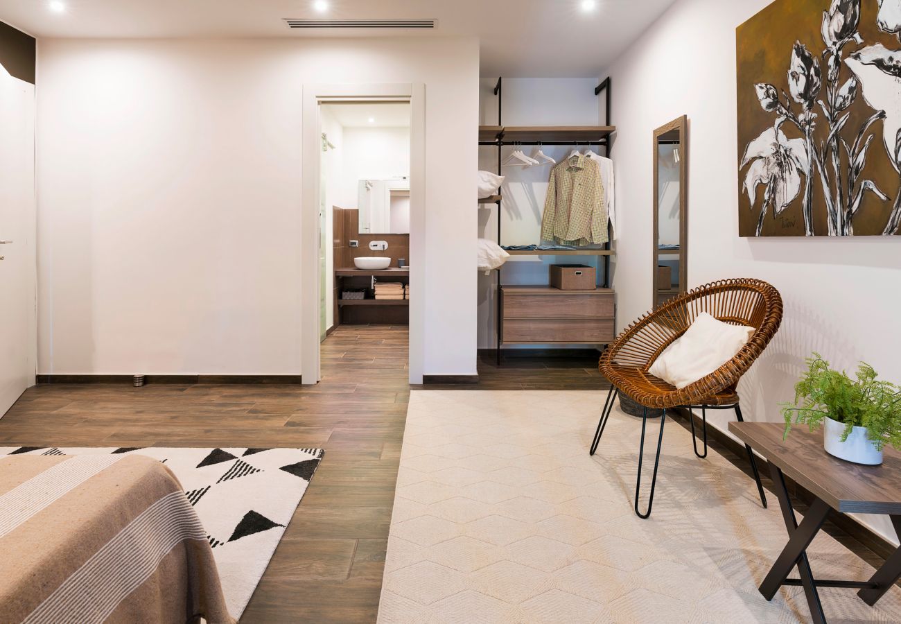 Villa in Syracuse - Luxury  villa with pool, Jacuzzi and direct access to the sea, Di Casa In Sicilia