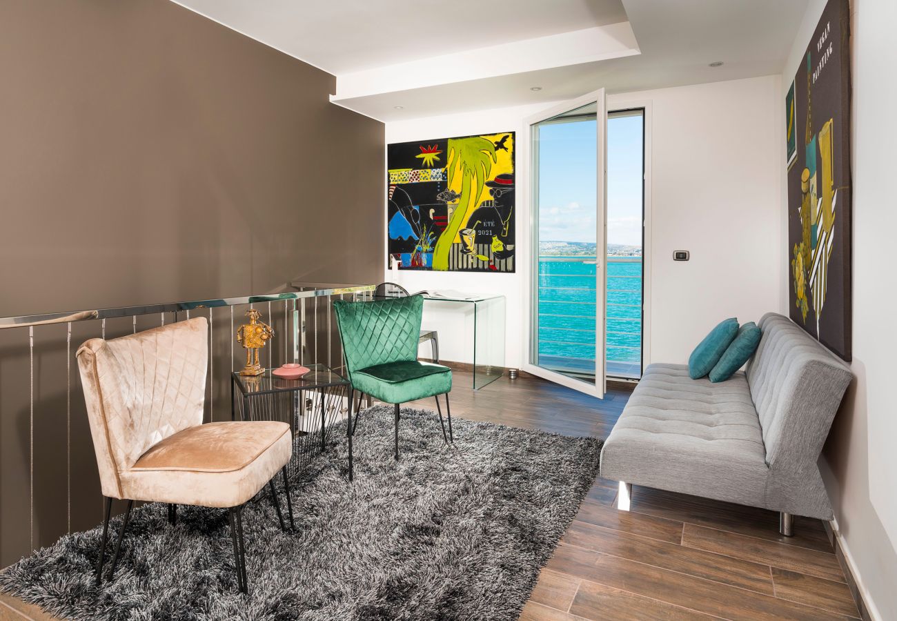 Villa in Syracuse - Luxury  villa with pool, Jacuzzi and direct access to the sea, Di Casa In Sicilia