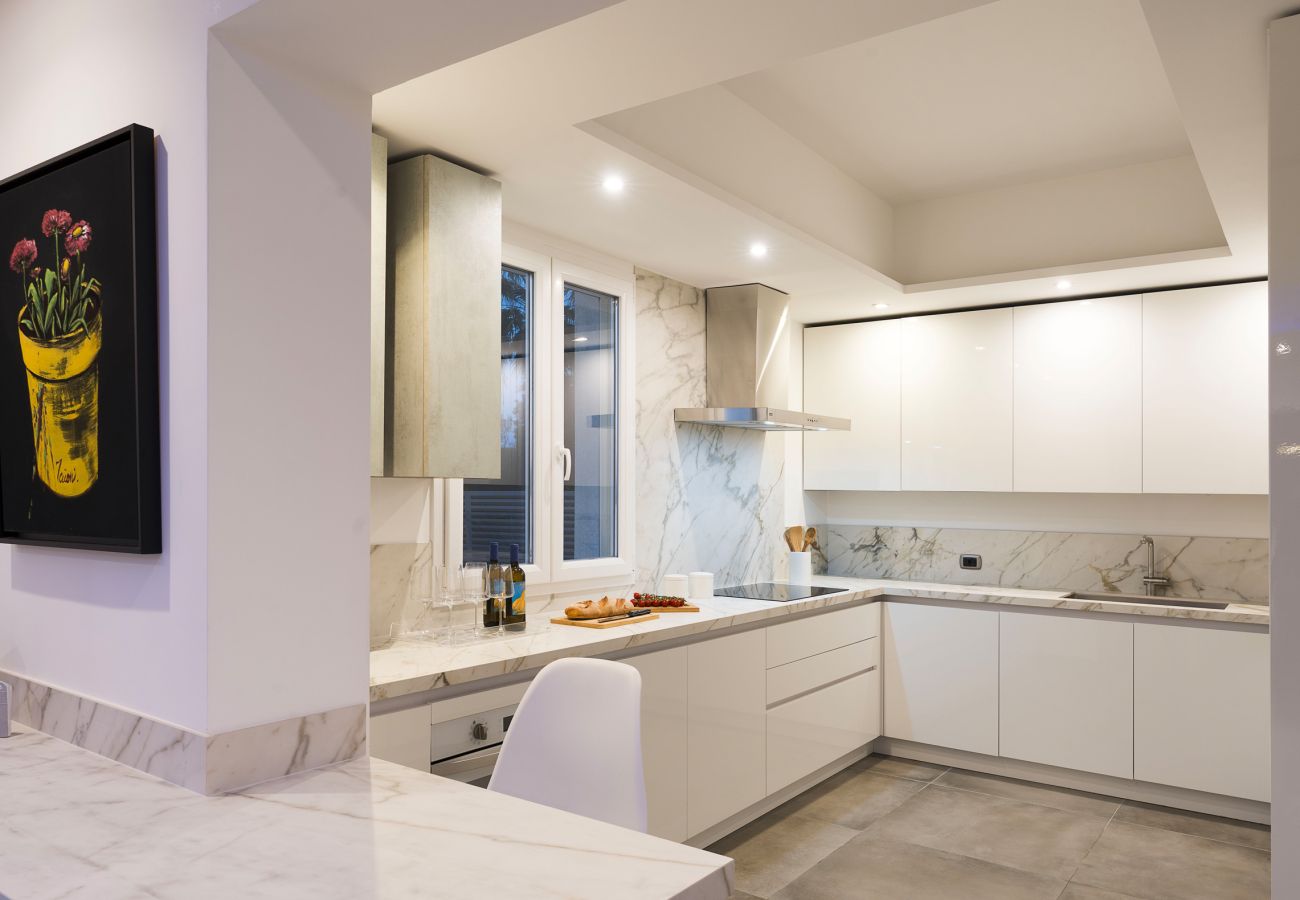 Villa in Syracuse - Luxury  villa with pool, Jacuzzi and direct access to the sea, Di Casa In Sicilia