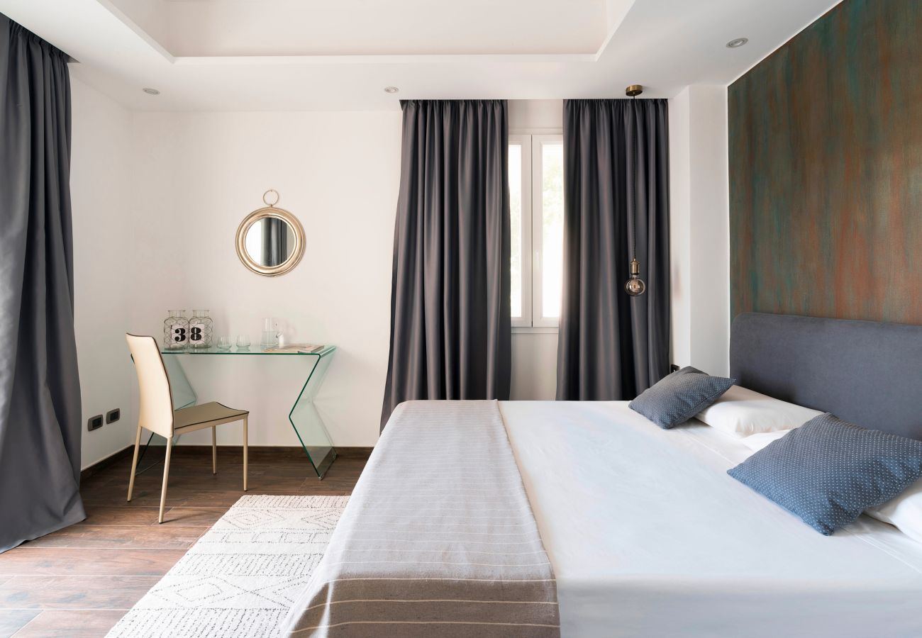 Villa in Syracuse - Luxury  villa with pool, Jacuzzi and direct access to the sea, Di Casa In Sicilia