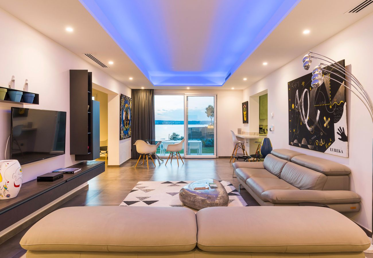 Villa in Syracuse - Luxury  villa with pool, Jacuzzi and direct access to the sea, Di Casa In Sicilia