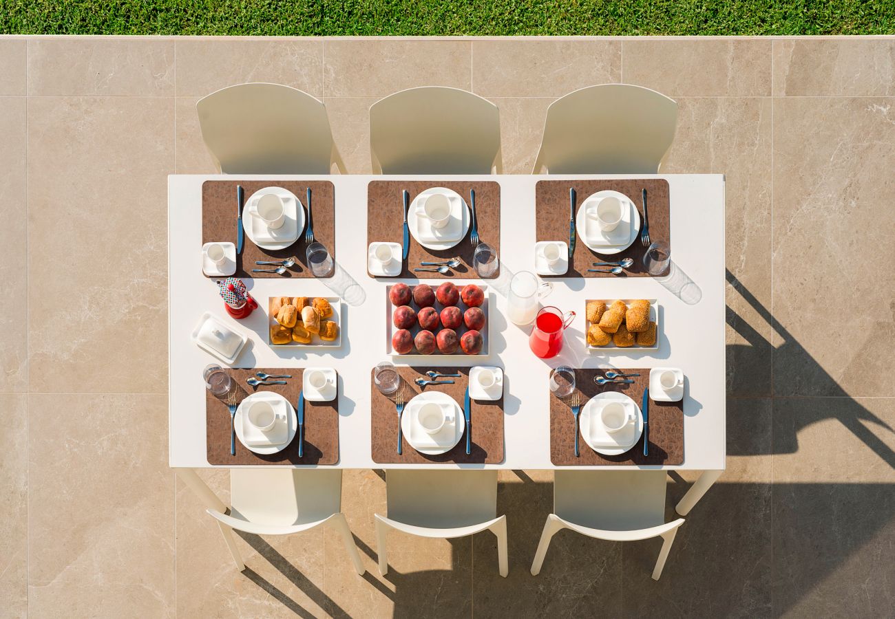 Villa in Syracuse - Luxury  villa with pool, Jacuzzi and direct access to the sea, Di Casa In Sicilia