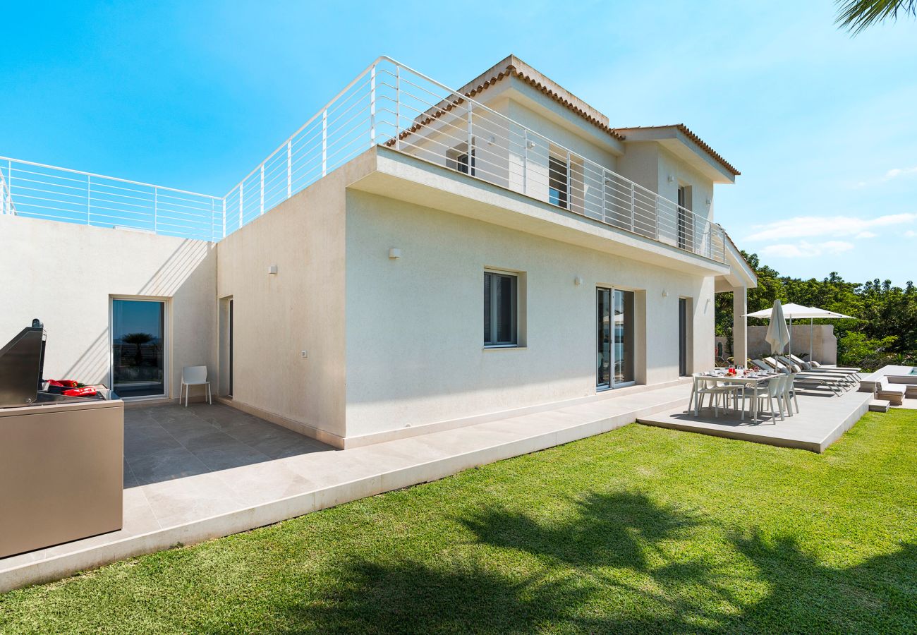 Villa in Syracuse - Luxury  villa with pool, Jacuzzi and direct access to the sea, Di Casa In Sicilia