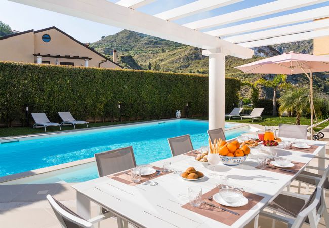 Villa in Castelmola - Pool villa in Castelmola, Taormina, Sicily Villa in Castelmola - Pool villa in Castelmola, Taormina, Sicily