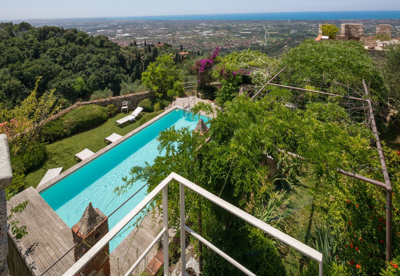 Villa in Camaiore - Villa with heated pool and amazing view, Camaiore